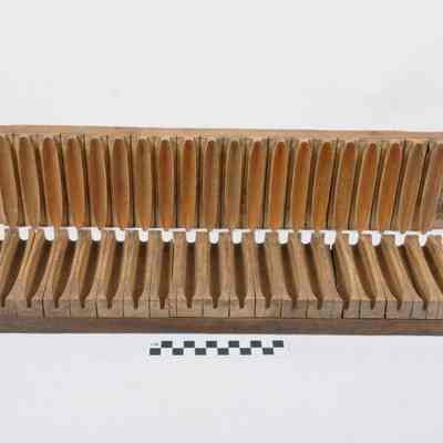 Wooden two-piece cigar mold