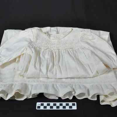 Short sleeved child's dress