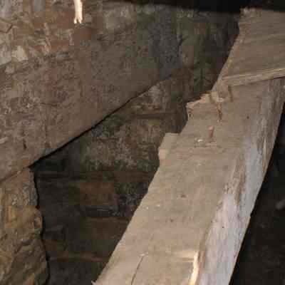 Foundation of log cabin (IMG3937011)