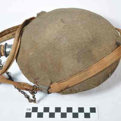 Cloth covered tin Civil War cavalry canteen