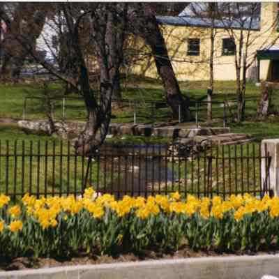 Park at Hull's Pump, West Washington Street