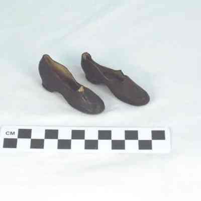 Doll shoes made of rubber