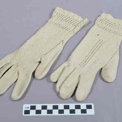 Knit gloves
