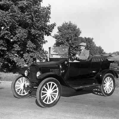 Dan Yowell and new and old Fords