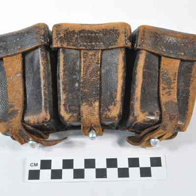 Leather cartridge box with 3 pockets