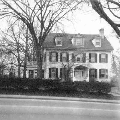 539 East Washington Street