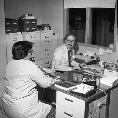 Ealine Athey (L) and UNK (R)