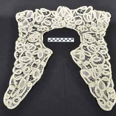 Embroidered lady's collar