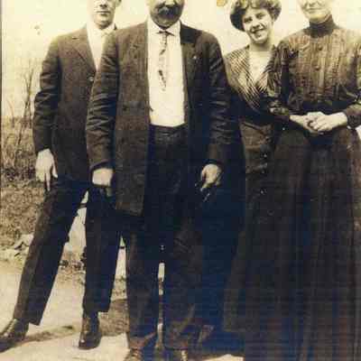 Robert L. White and first wife, Laura Elbon White