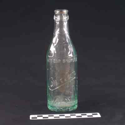 Green glass beverage bottle