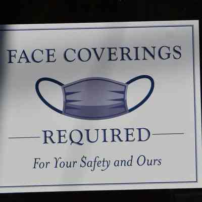 Pandemic mask sign at Hamilton's Tavern 1840