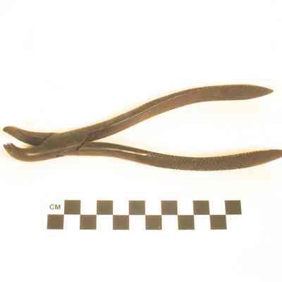 Metal pliers-like tool