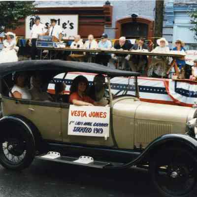 Bicentennial Parade in Charles Town