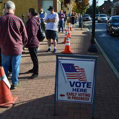 Early voting at Jefferson County Courthouse