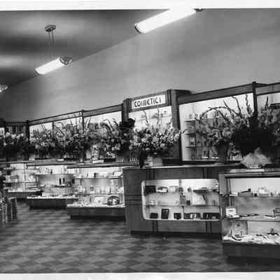 Nichols & Stuck Drug Store grand opening, IMG3450-8