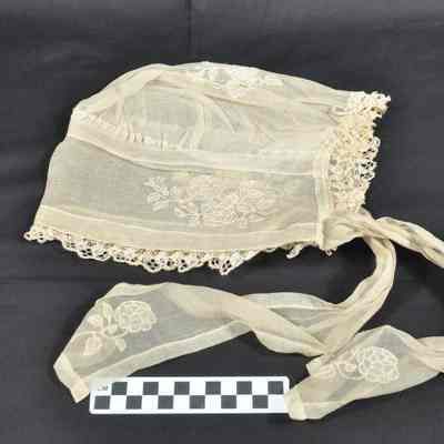 Woman's thin cotton day cap