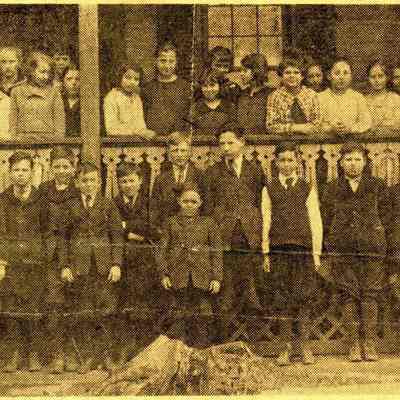 Wright Denny School sixth grade class of 1921