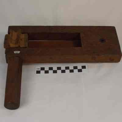 Wooden fire alarm