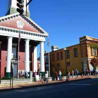Early voting at Jefferson County Courthouse