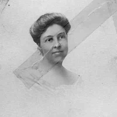 Essie burton Hilleary
