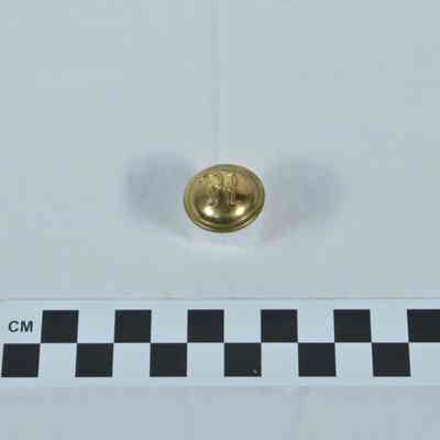 Brass Confederate rifleman uniform button