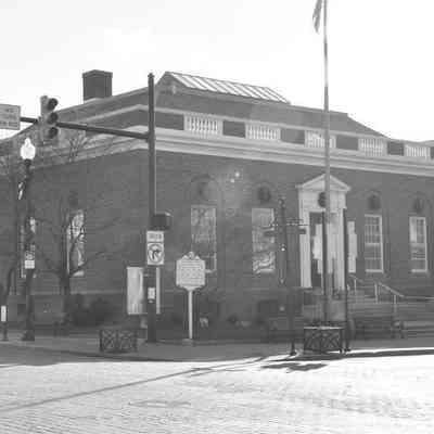 U. S. Post Office on southwest corner of George and Washington Streets