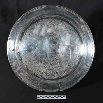Shenandoah Downs serving plate