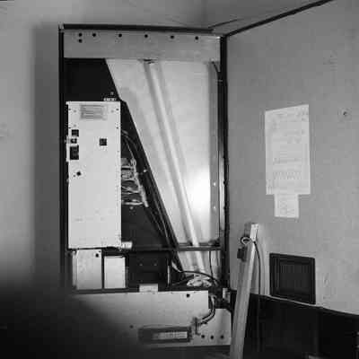 Dixie Narco Dr. Pepper machine