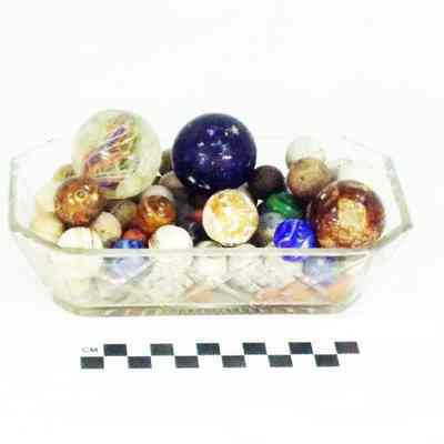 Collection of 79 marbles