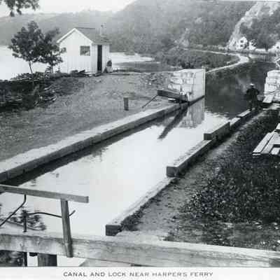 Canal and lock near Harpers Ferry