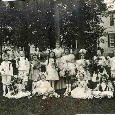Mrs. Barbara Fowle's sixth grade class c. 1910