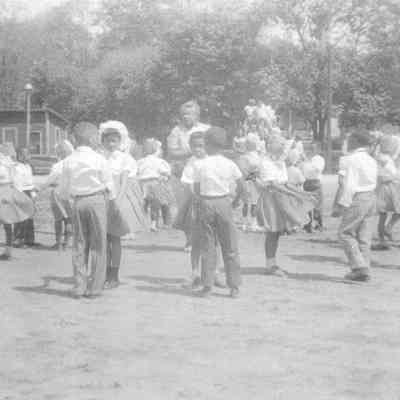 May Day at Eagle Avenue School