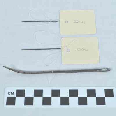 Leatherworking needles