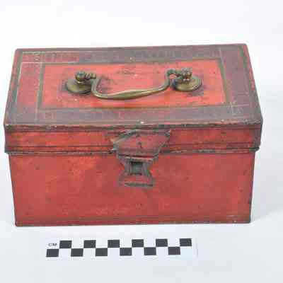 Tin, decorated medical box