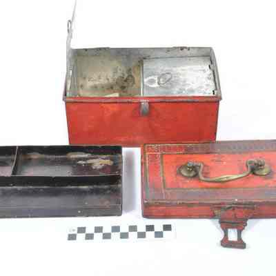 Tin, decorated medical box