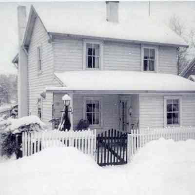 113 West Avis Street
