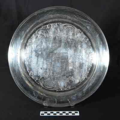 Shenandoah Downs serving plate