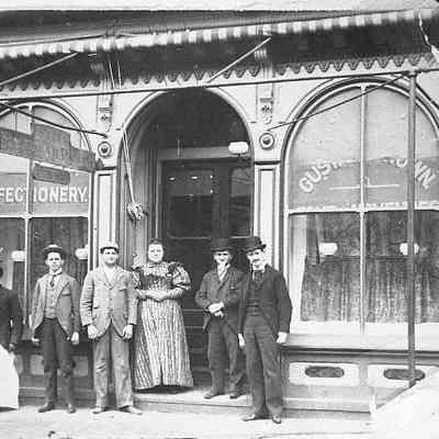 Gustav Brown - Confectionery, toys, novelties, ice cream parlor, oyster bar