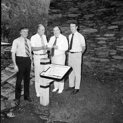 Jenning Randolph present check to Mayor of Harpers Ferry