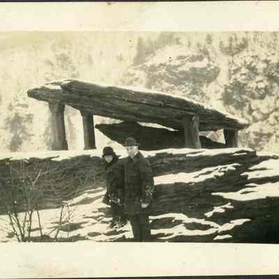 Unidentified people visiting Jefferson Rock