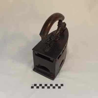 Two-piece charcoal iron