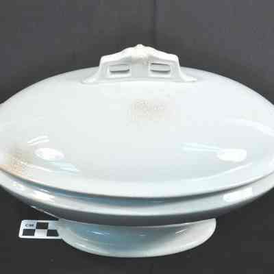 Stoneware tureen