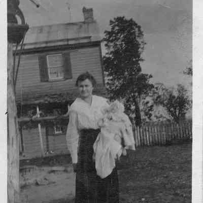 Carlotta Dice Gruber Milton holding Charles Stuart Milton - 1920