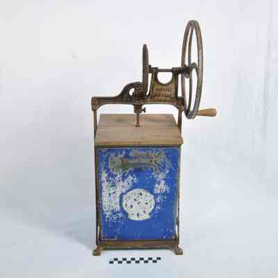 Tin box butter churn