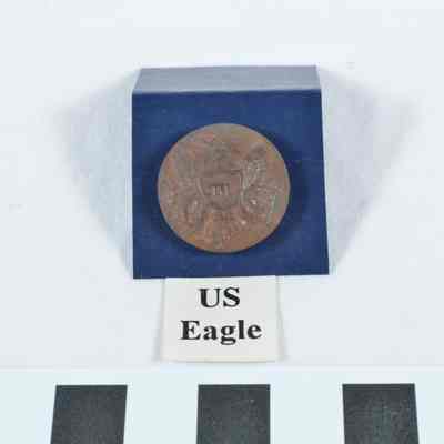 U.S. eagle button