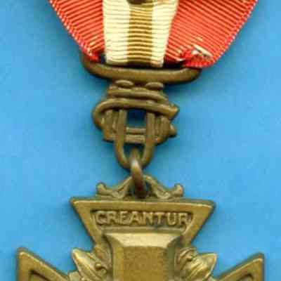 Bronze United Confederate Veterans medal in shape of Maltese Cross