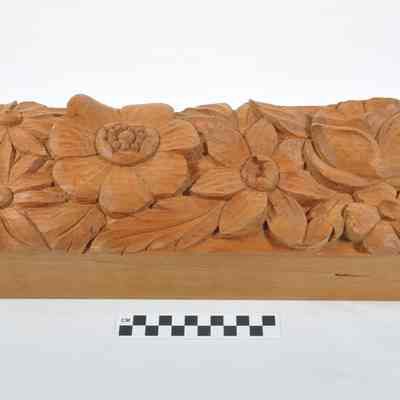 Wood carving of flowers