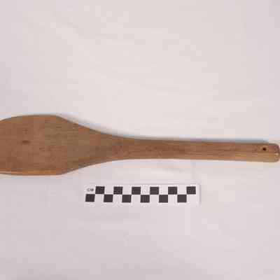 Wooden kitchen paddle - front