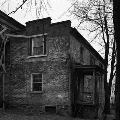 Happy Retreat or Mordington: Origformat: Other