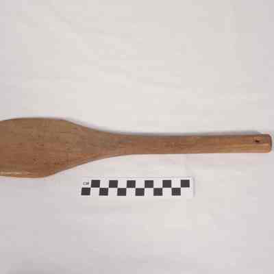 Wooden kitchen paddle - back